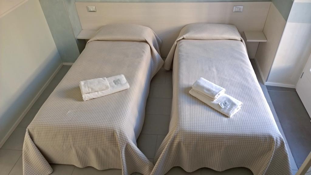Airport Station Bergamo Hotel Phòng bức ảnh